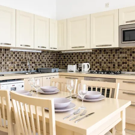 Swieqi Bright Maisonette - 5min Drive To St Julians *